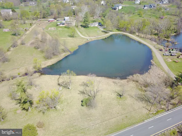 $999,900 | 35142 Leesburg Pike, Round Hill, VA 20141