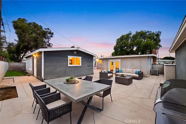 $1,034,999 | 2335 Carfax Avenue, Long Beach, CA 90815