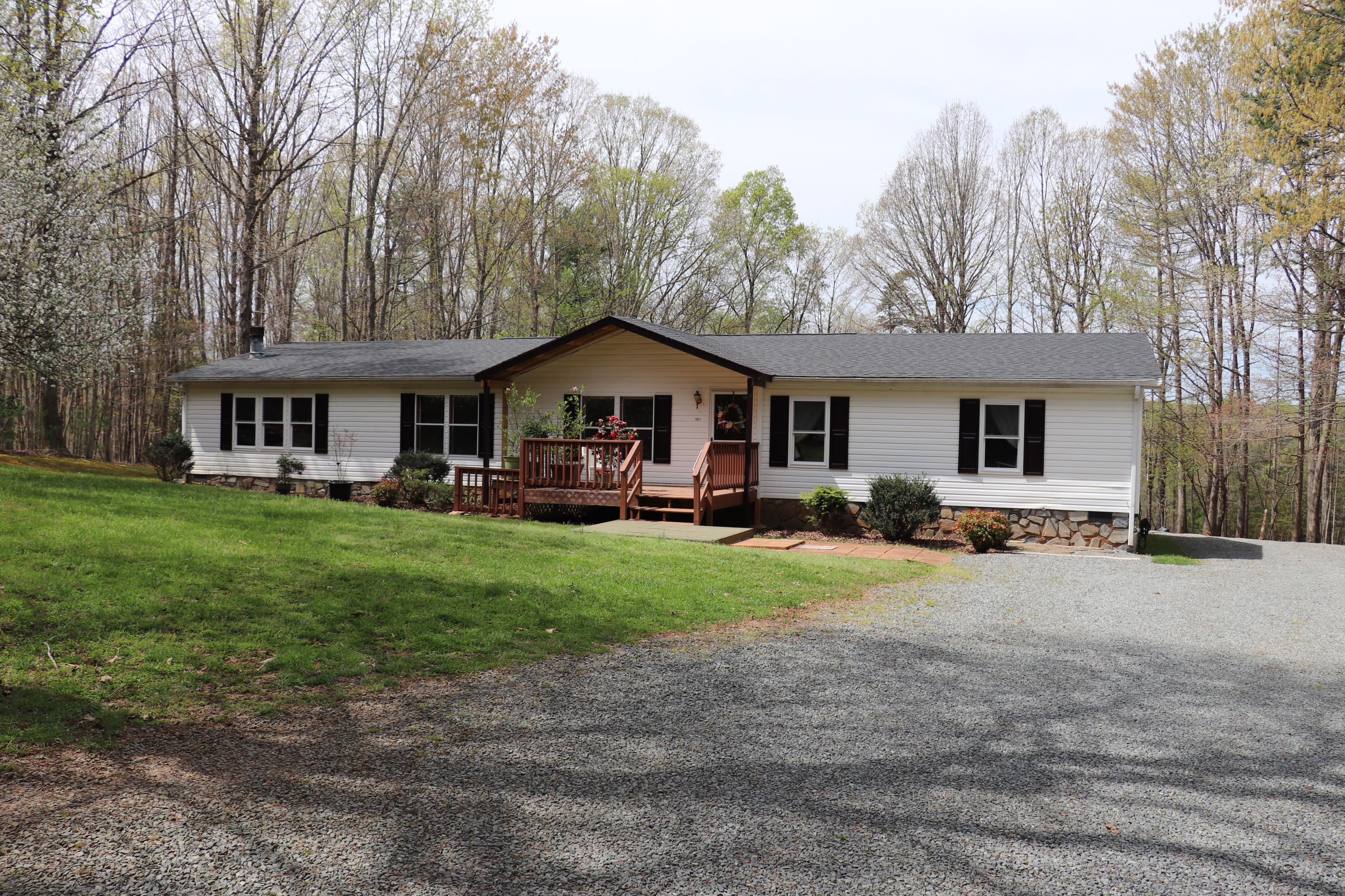1157 Trough Run Road Moneta, VA 24121 - Photo 1 of 38 Front of Home
