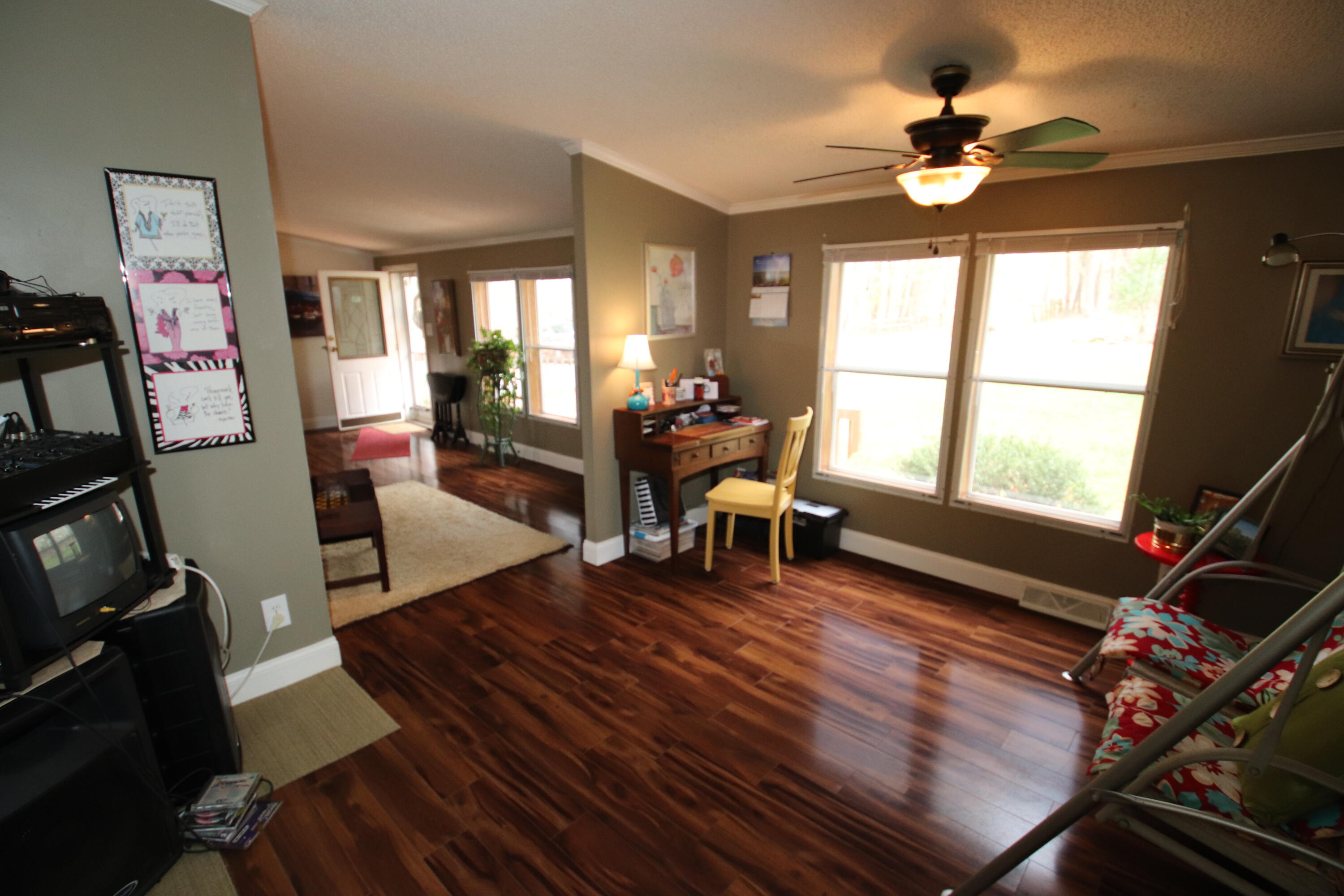 1157 Trough Run Road Moneta, VA 24121 - Photo 17 of 38 Dining or Bonus Room