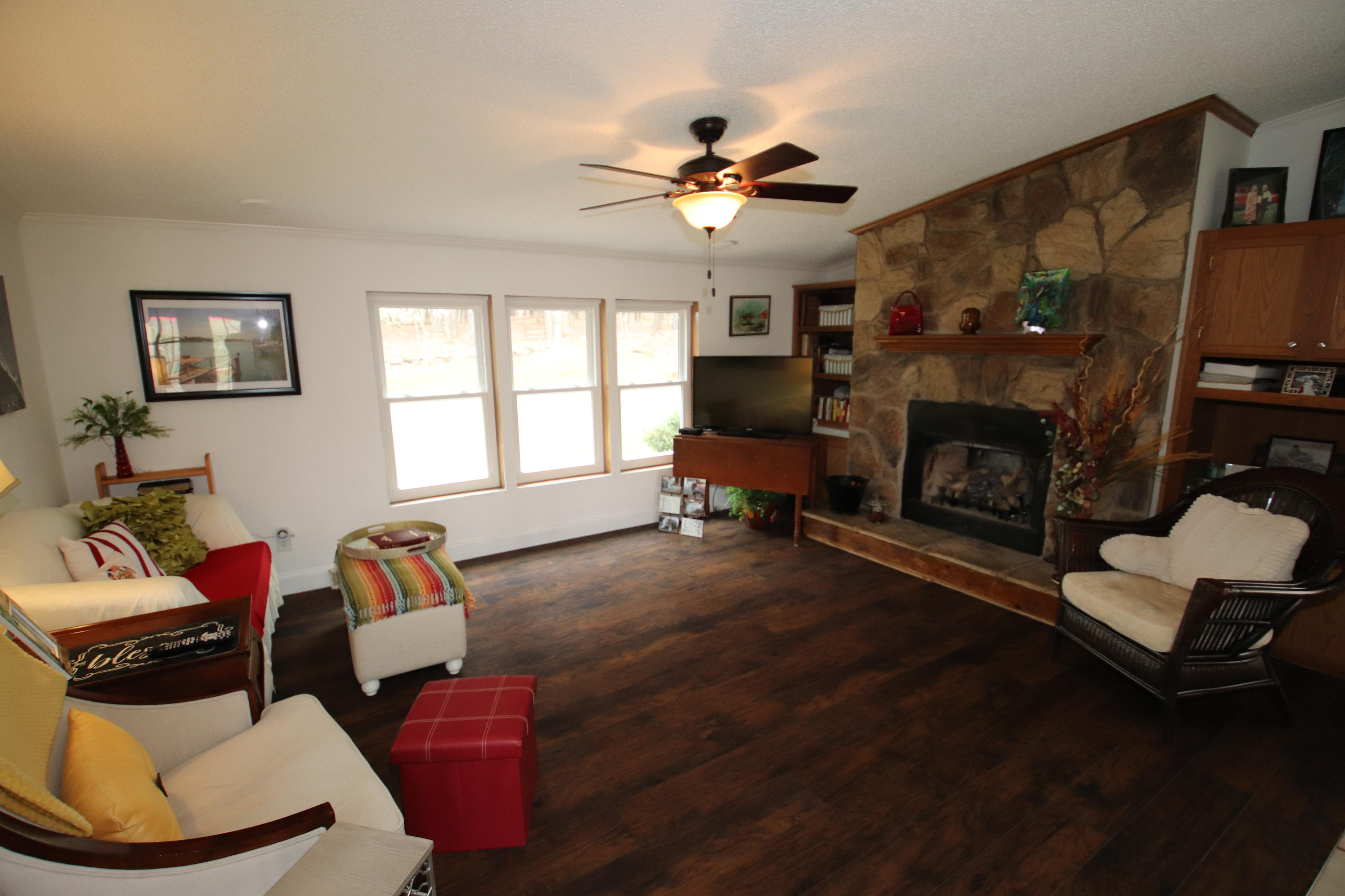 1157 Trough Run Road Moneta, VA 24121 - Photo 19 of 38 Family Room
