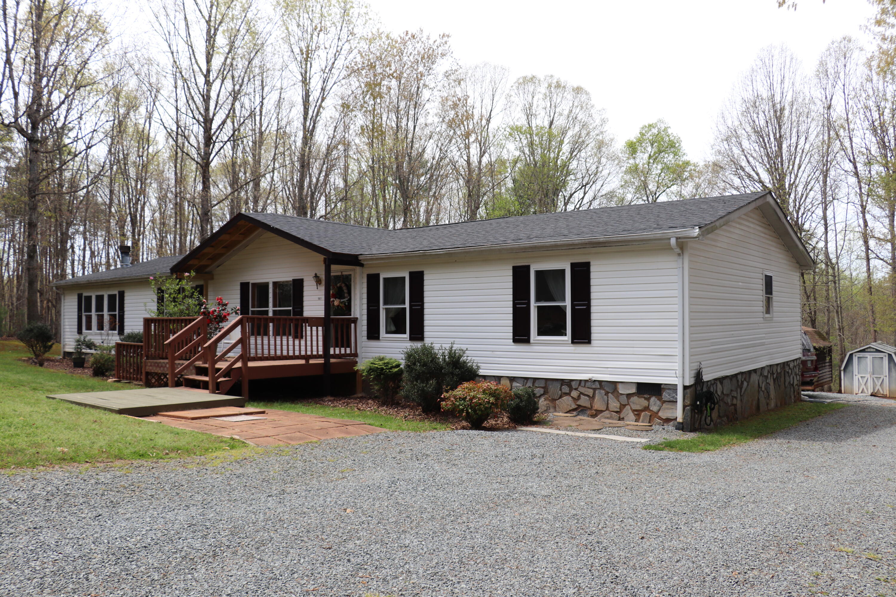 1157 Trough Run Road Moneta, VA 24121 - Photo 36 of 38 Front View