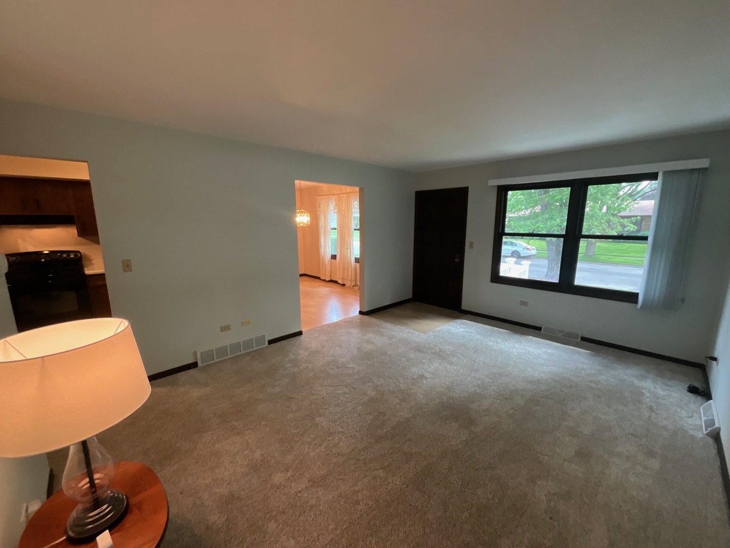 69 Devonshire Circle Elgin, IL 60123 - Photo 4 of 25