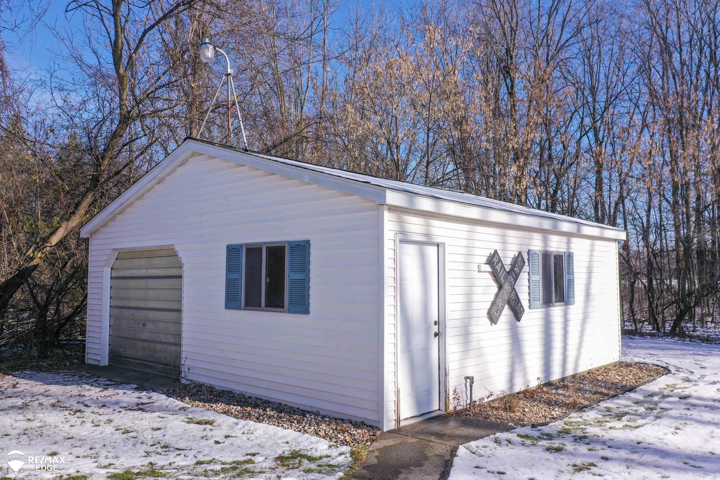 6405 Brewer Road Flint, MI 48507 - Photo 53 of 74 50128950-1d9a030f-3211-474d-86fc-4bfdb5802b96.JPG