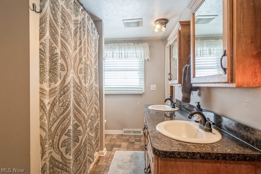 38149 Sugar Ridge Road North Ridgeville, OH 44039 - Photo 17 of 25