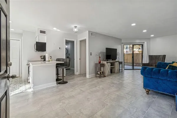 $1,400 | 8742 Mallard Reserve Drive, Unit 105, Tampa, FL 33614