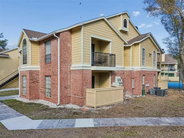 $1,400 | 8742 Mallard Reserve Drive, Unit 105, Tampa, FL 33614