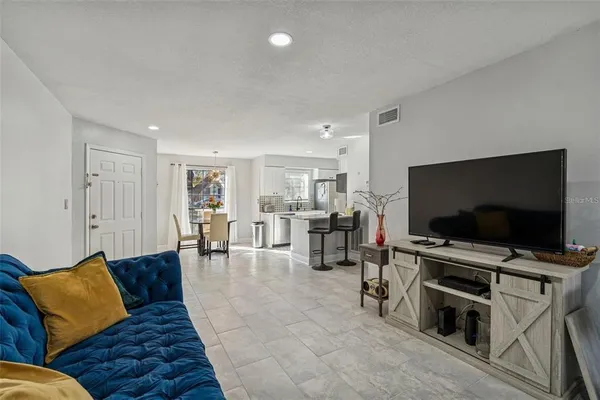 $1,400 | 8742 Mallard Reserve Drive, Unit 105, Tampa, FL 33614