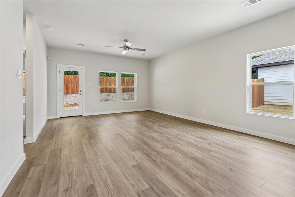 359 Declan Street Springtown, TX 76082 - Photo 2 of 38