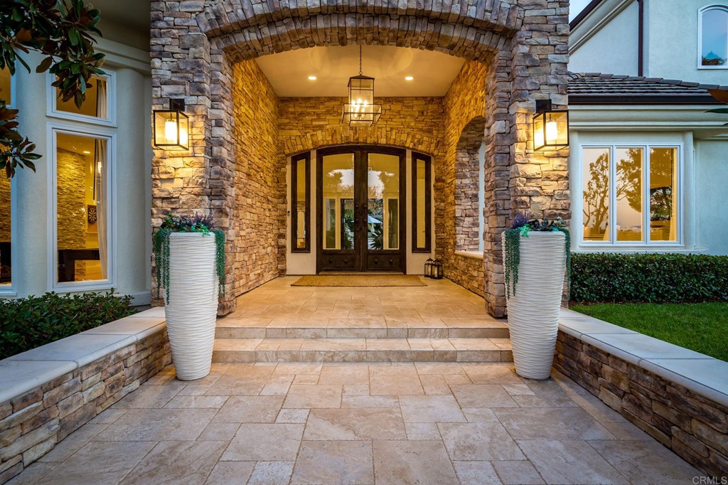 17039 Circa Del Sur Rancho Santa Fe, CA 92067 - Photo 3 of 26