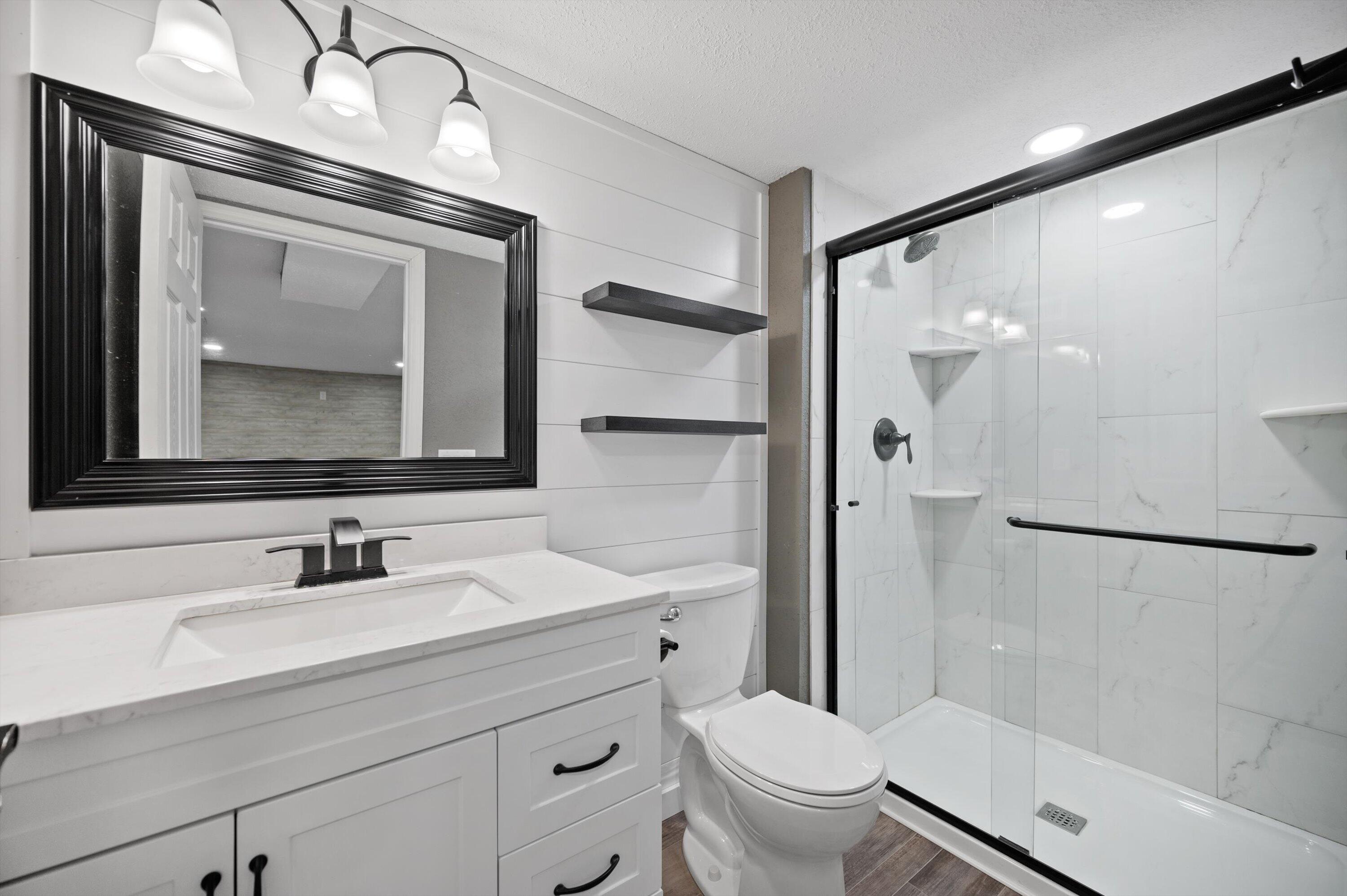 W284-n6506 Hawthorne Road Merton, WI 53029 - Photo 13 of 34 Full Bathroom LL