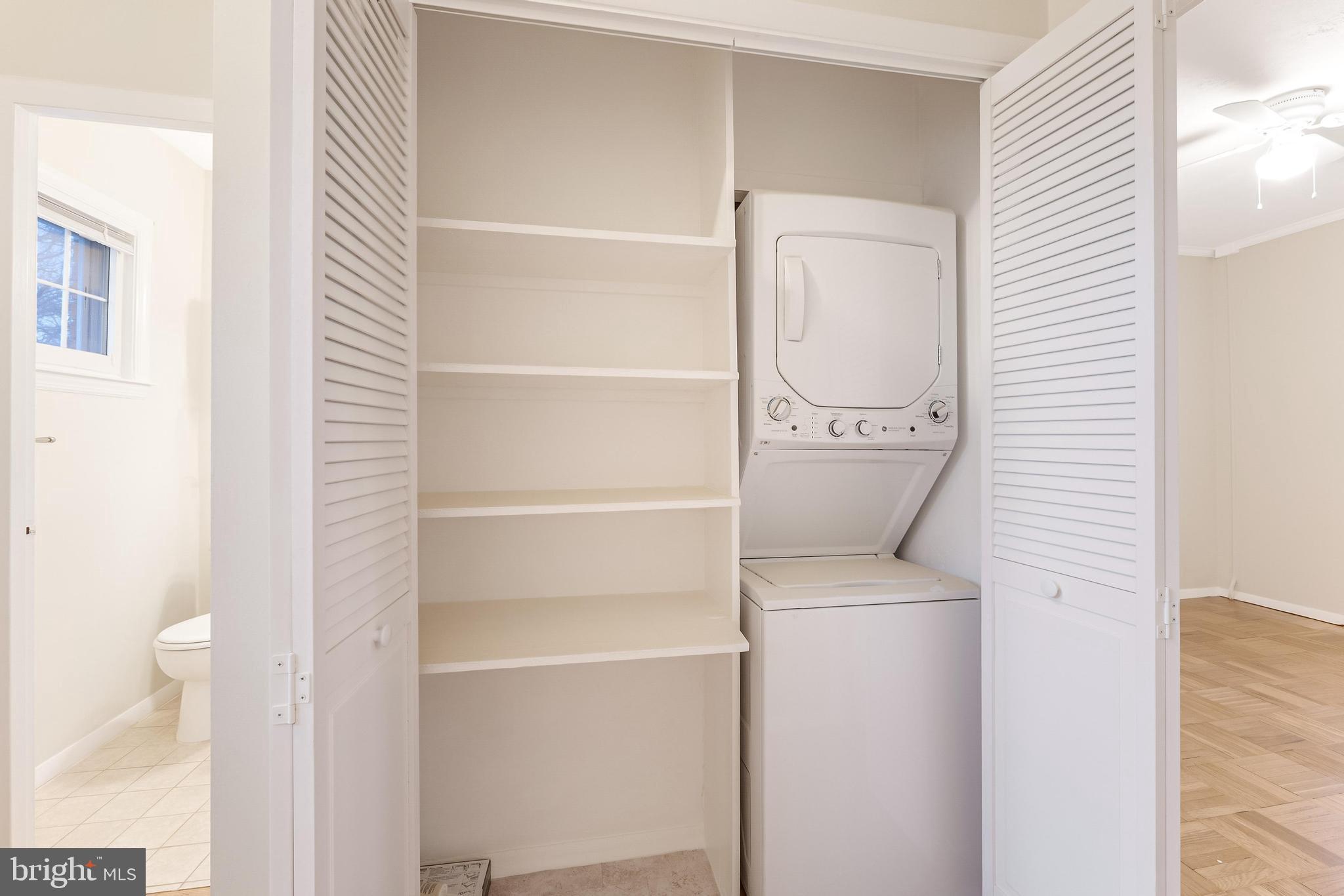 3228 Wellington Road Alexandria, VA 22302 - Photo 10 of 20 a utility room with dryer and washer