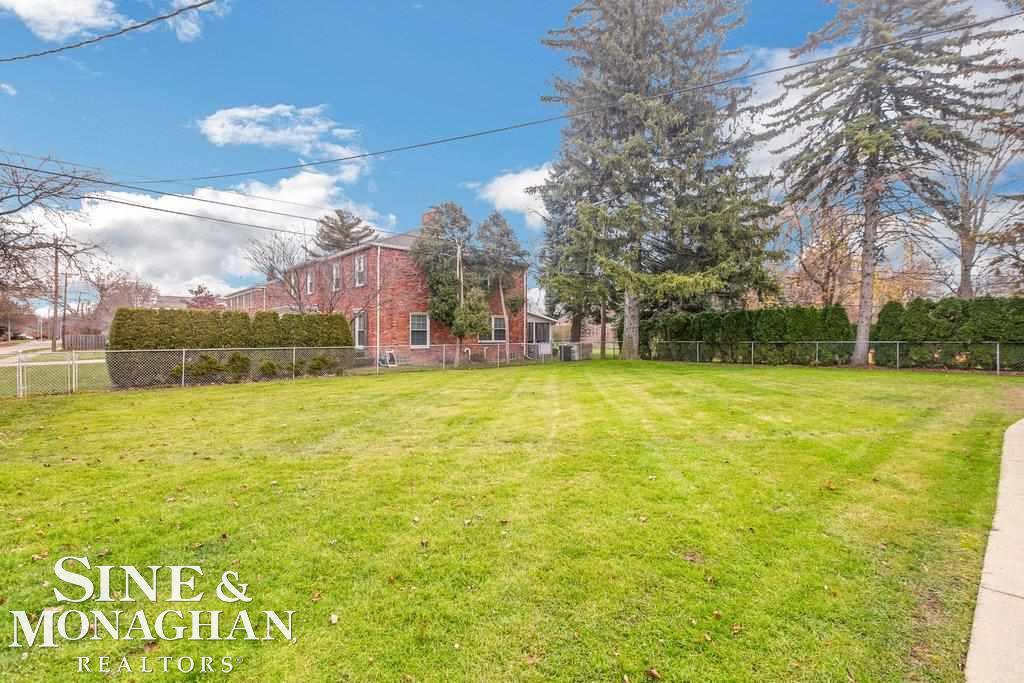 770 Shoreham Road Grosse Pointe, MI 48236 - Photo 32 of 37 50062287-32.JPG