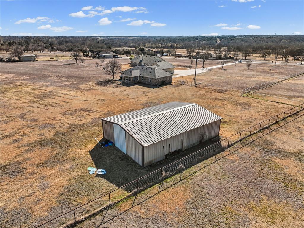 1043 Bells Chapel Road Waxahachie, TX 75165 - Photo 31 of 35 Barn