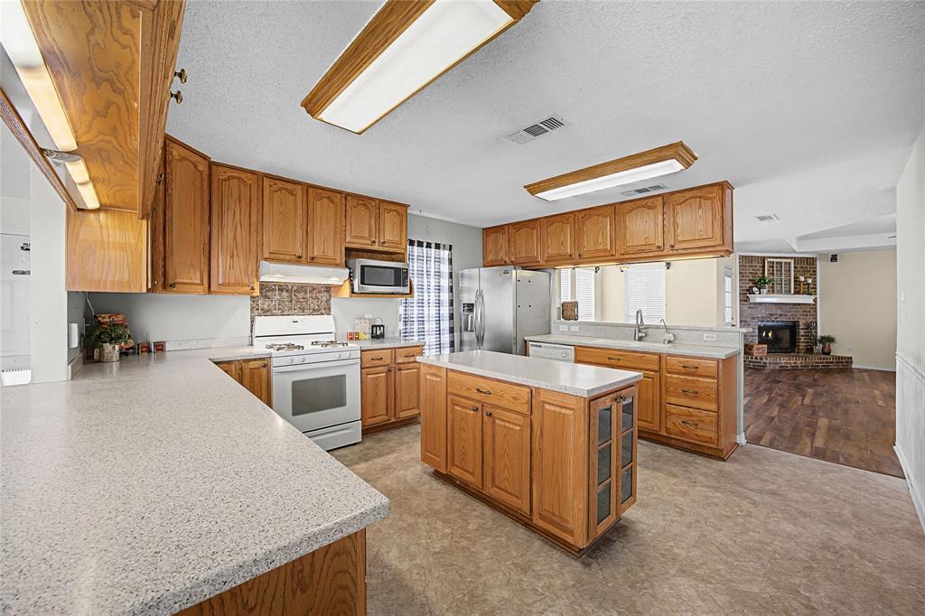 1043 Bells Chapel Road Waxahachie, TX 75165 - Photo 8 of 35