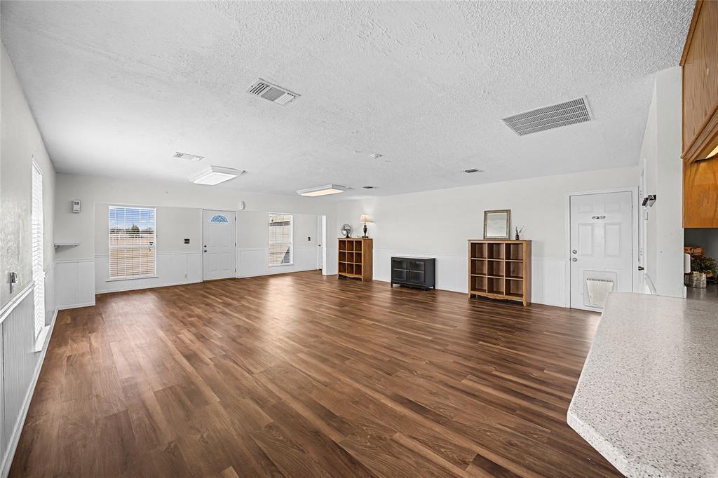 1043 Bells Chapel Road Waxahachie, TX 75165 - Photo 9 of 35