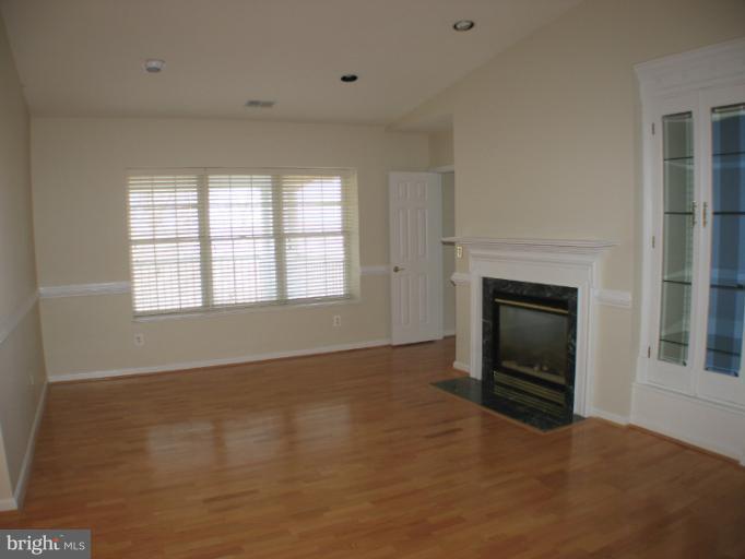12300 Rosslare Ridge Road, Unit 506 Lutherville-Timonium, MD 21093 - Photo 3 of 11 Living Room