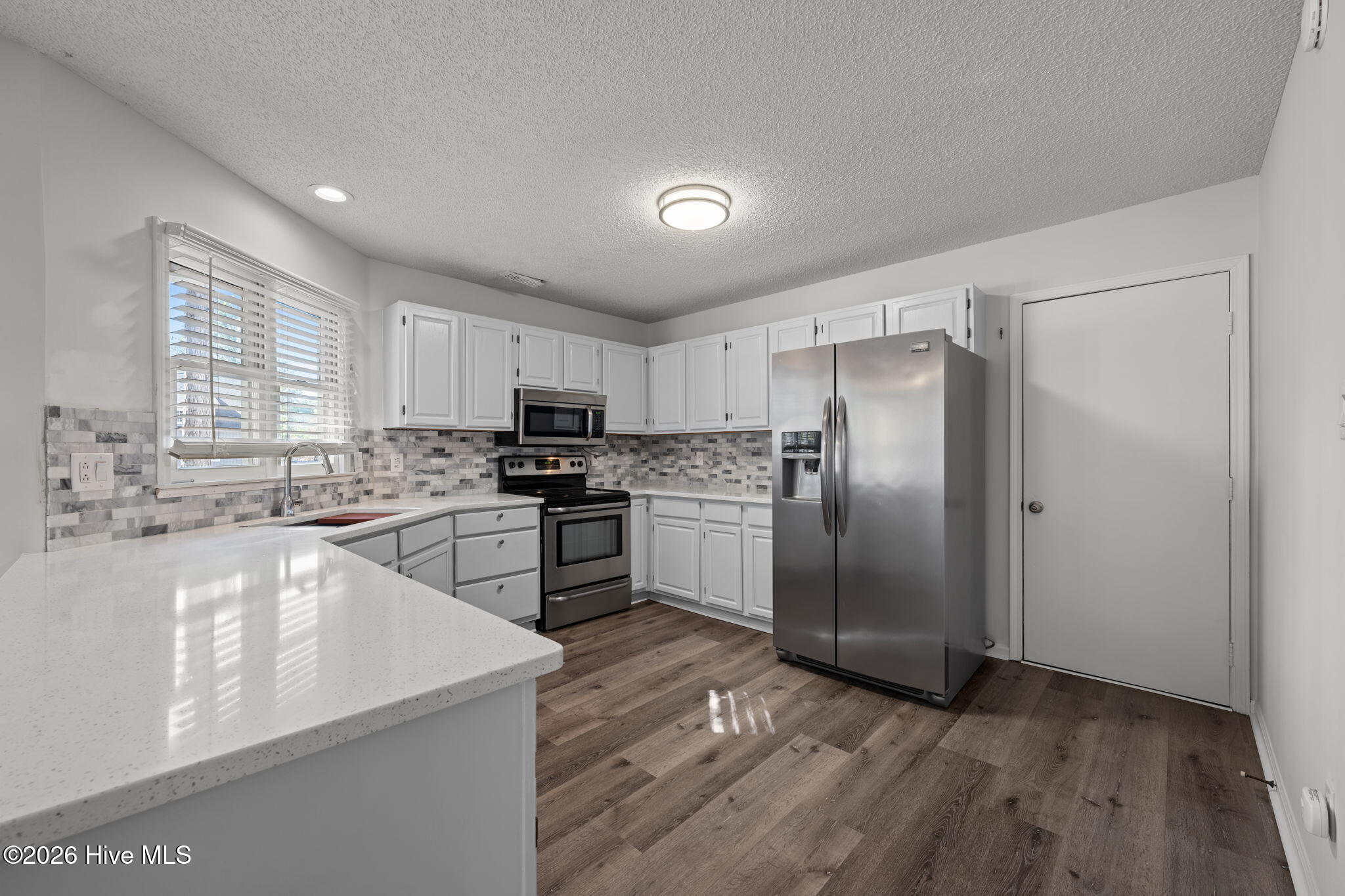 5801 Jolly Roger Road New Bern, NC 28560 - Photo 7 of 53 Quartz Counters
