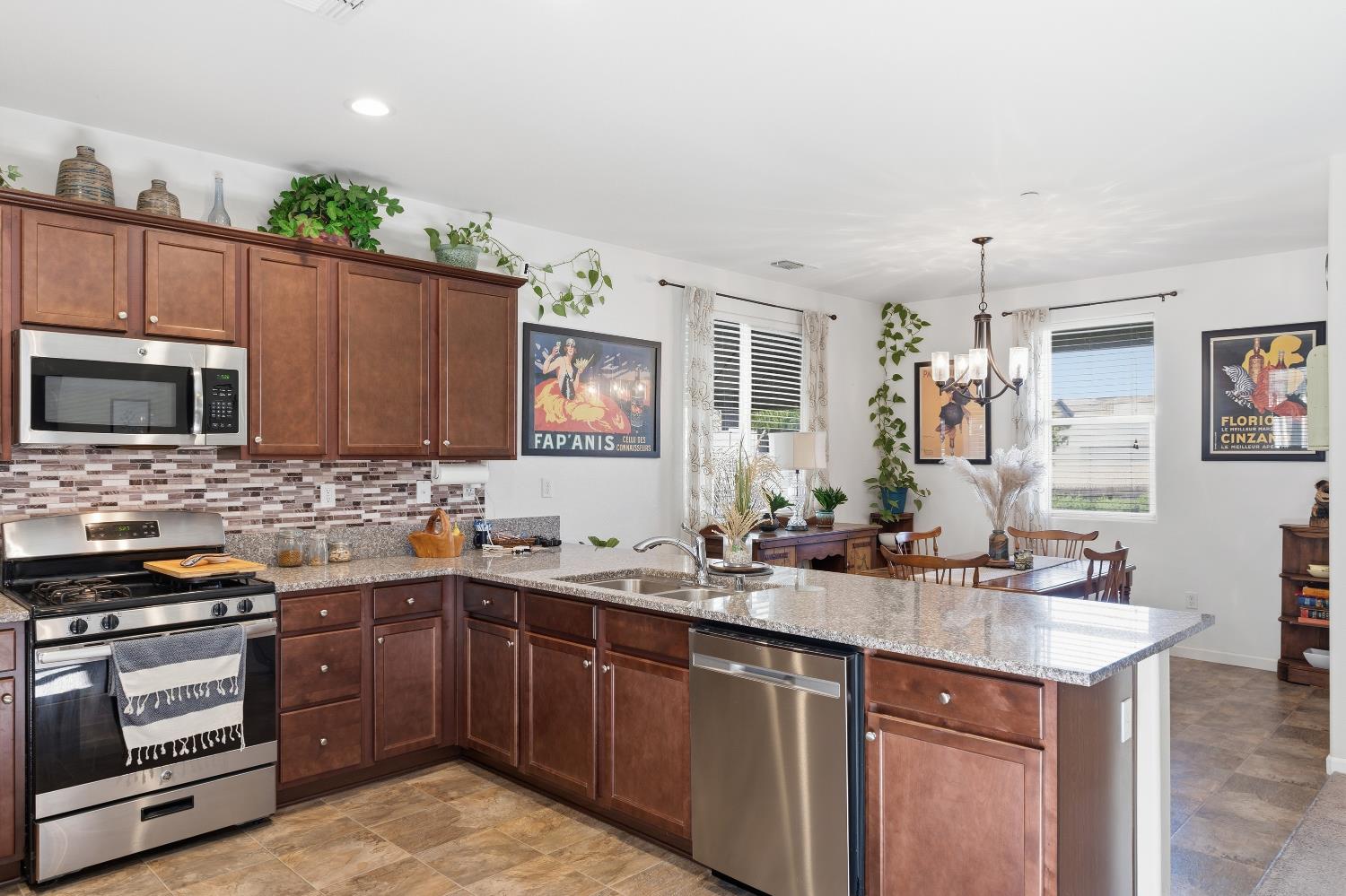 166 Rancho Santa Fe Drive Madera, CA 93638 - Photo 7 of 44