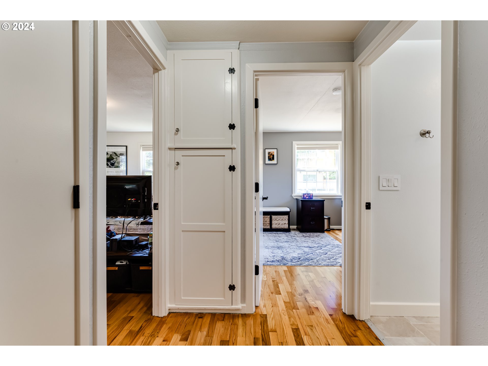 3715 Harlow Road Eugene, OR 97401 - Photo 26 of 39 a view of a living room