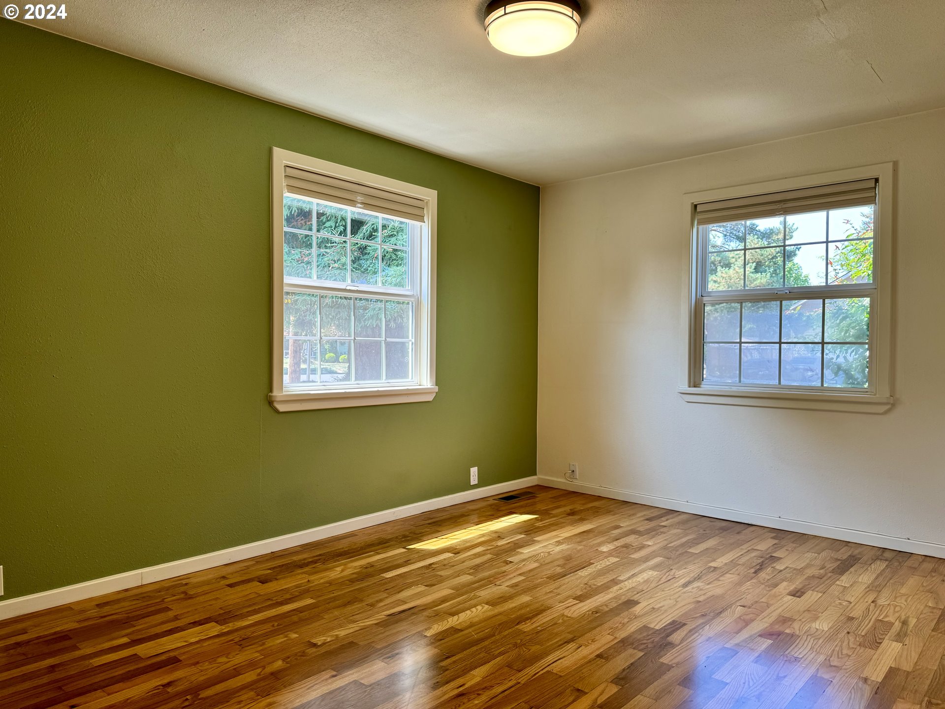 3715 Harlow Road Eugene, OR 97401 - Photo 32 of 39 a view of a room with a window