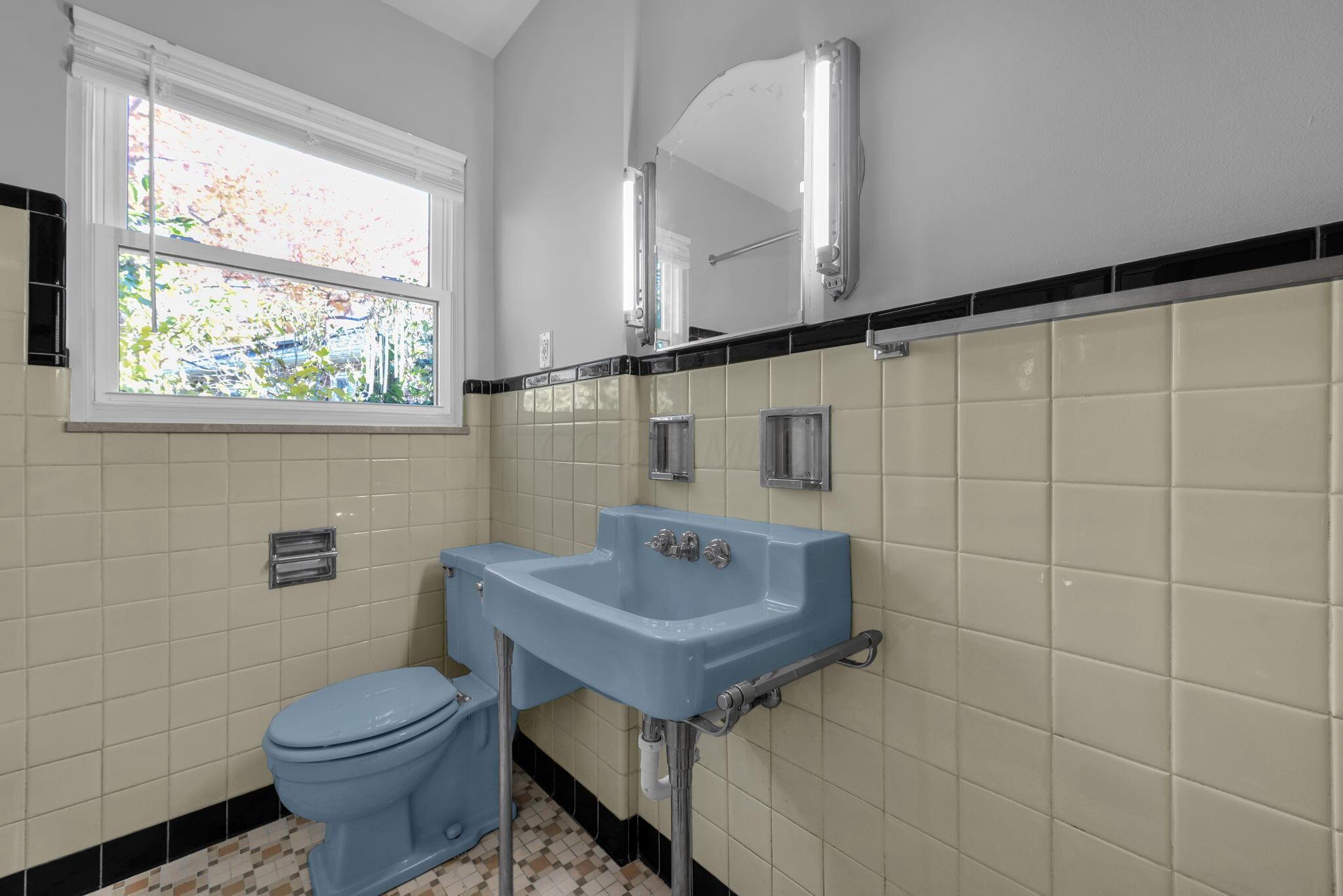 30 Demorest Road Columbus, OH 43204 - Photo 8 of 31 11-web-or-mls-30-demorest-rd