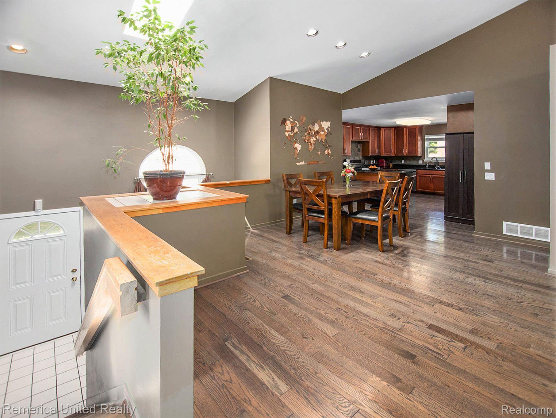 153 Riviera Terrace Waterford, MI 48328 - Photo 10 of 25 Gallery Image 10