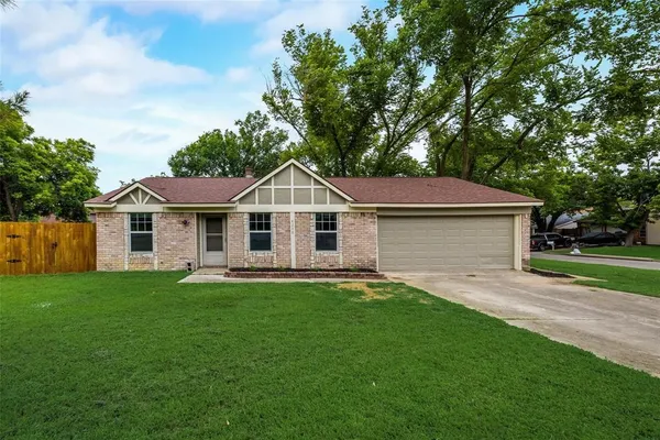 $2,200 | 4200 Snow Mass Drive, Arlington, TX 76016