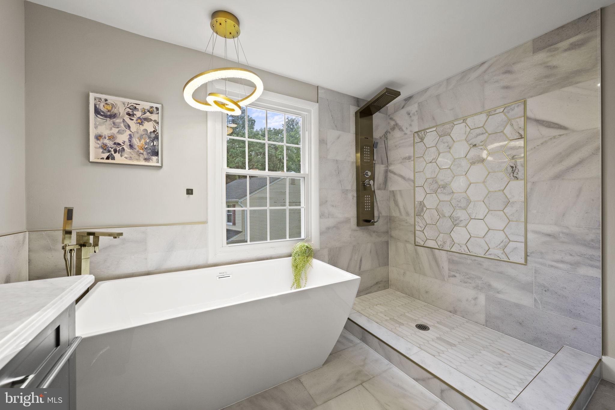 12261 Angel Wing Court Reston, VA 20191 - Photo 21 of 36 Primary Bathroom