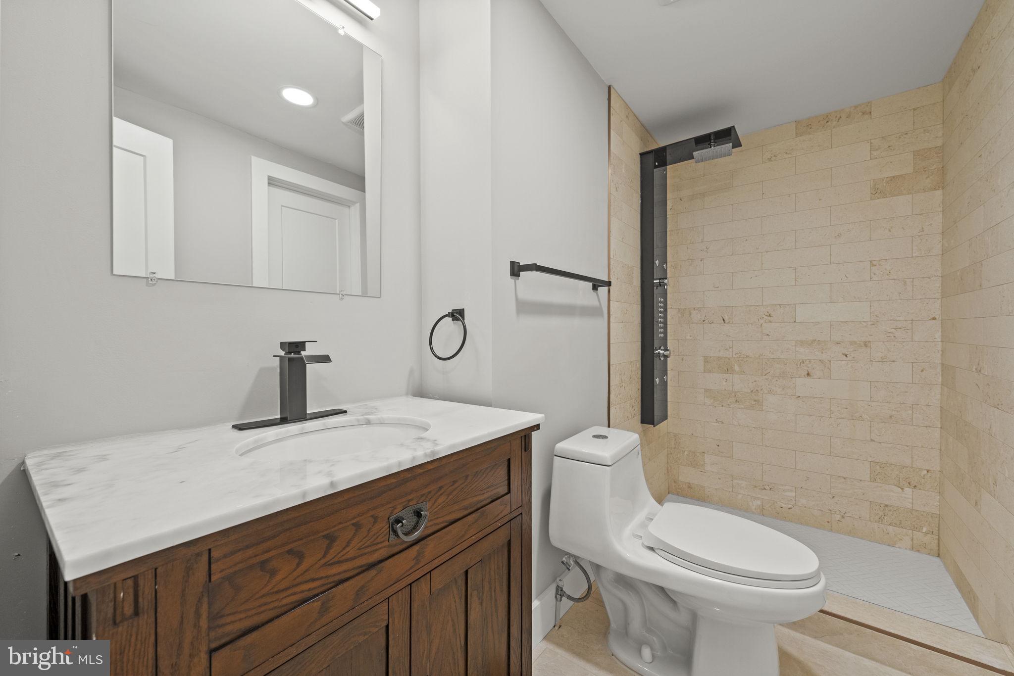 12261 Angel Wing Court Reston, VA 20191 - Photo 26 of 36 Bathroom