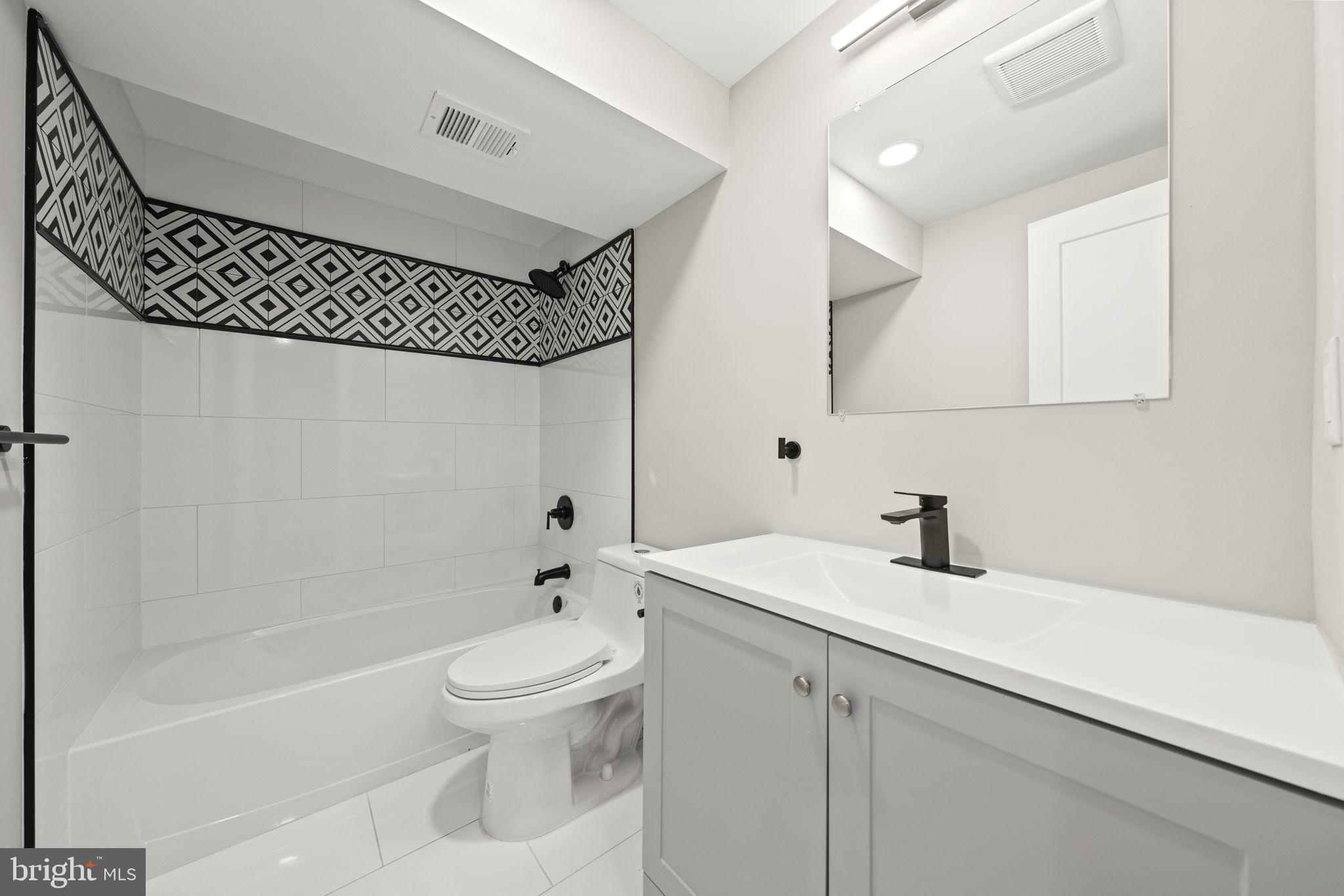 12261 Angel Wing Court Reston, VA 20191 - Photo 29 of 36 Bathroom