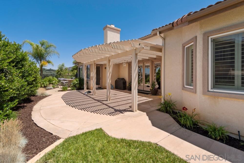 904 Bellagio Road Escondido, CA 92027 - Photo 22 of 24
