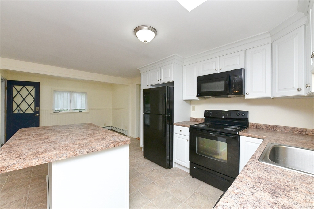 49 Chase Road Sandwich, MA 02537 - Photo 7 of 41