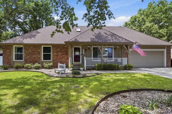 $295,000 | 2807 Southwest Maupin Lane, Topeka, KS 66614