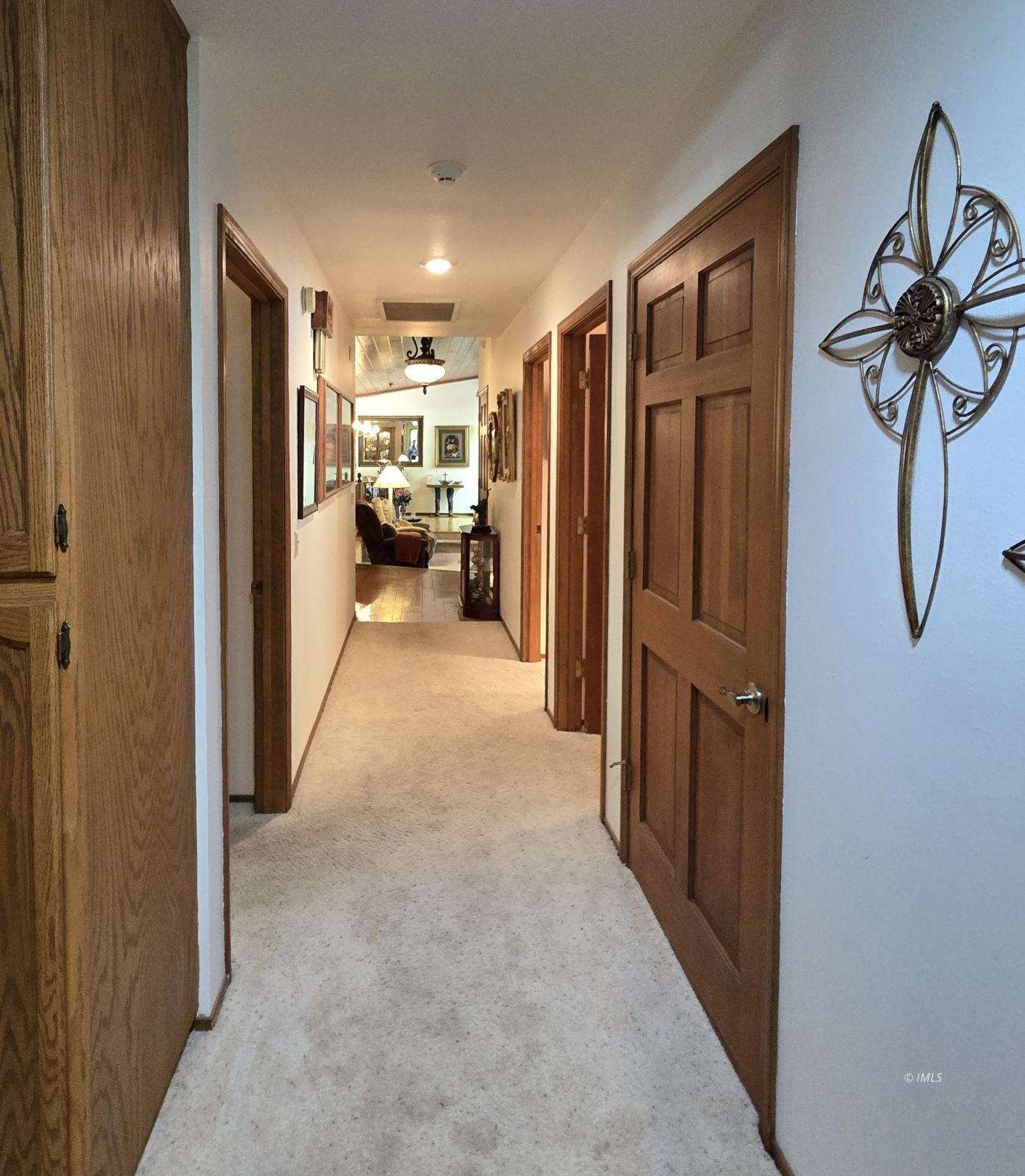 221 Mt Tom Road Bishop, CA 93514 - Photo 13 of 23 Hallway