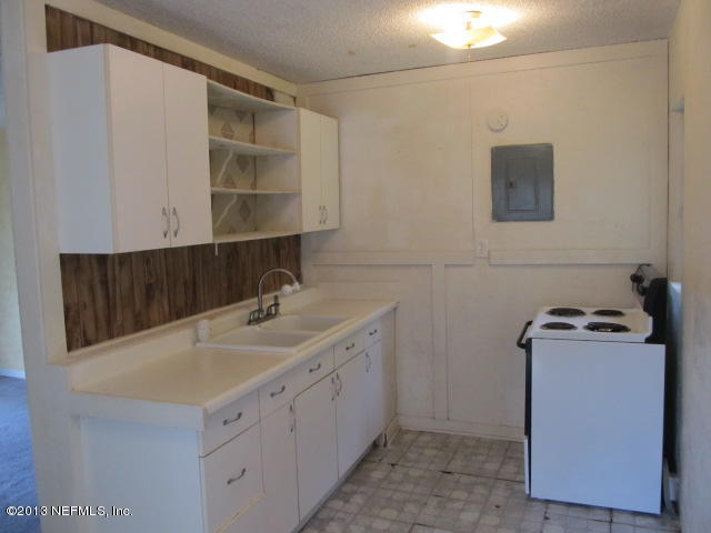 9769 Hogan Road Jacksonville, FL 32246 - Photo 3 of 8 Kitchen