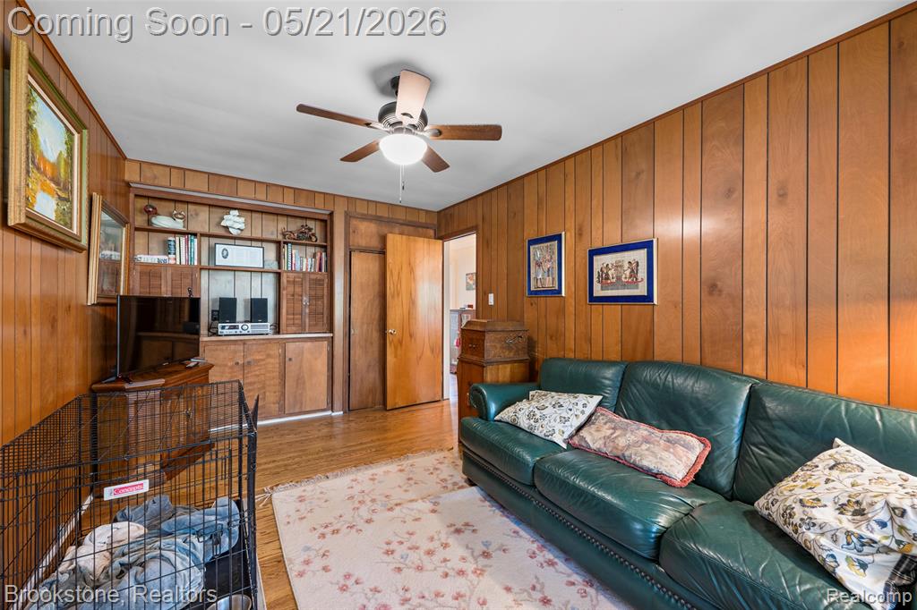 18474 Beverly Road Beverly Hills, MI 48025 - Photo 11 of 38