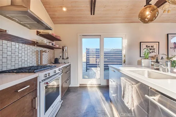 $699,000 | 52733 Oak Drive, Pioneertown, CA 92268