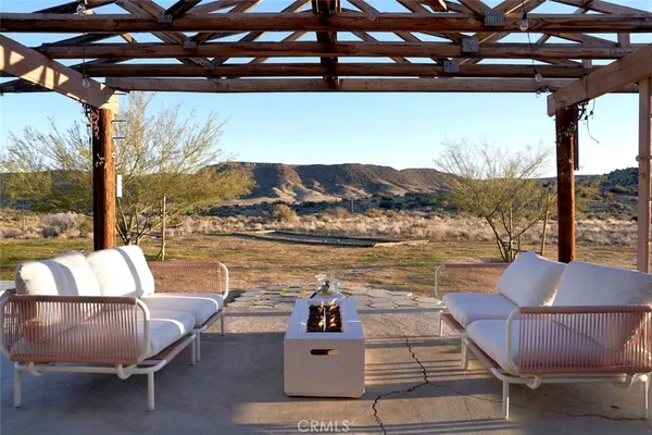 $699,000 | 52733 Oak Drive, Pioneertown, CA 92268