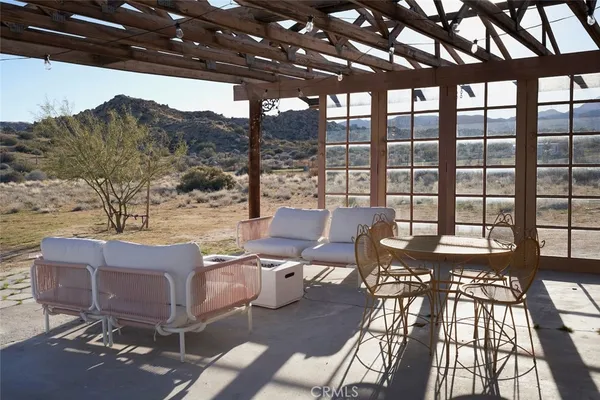 $699,000 | 52733 Oak Drive, Pioneertown, CA 92268