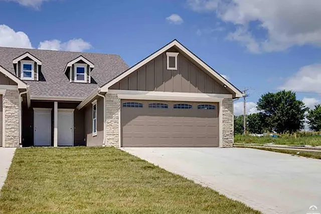 $299,900 | 2722 Chasehire Drive, Lawrence, KS 66046