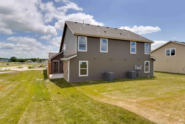 $299,900 | 2722 Chasehire Drive, Lawrence, KS 66046