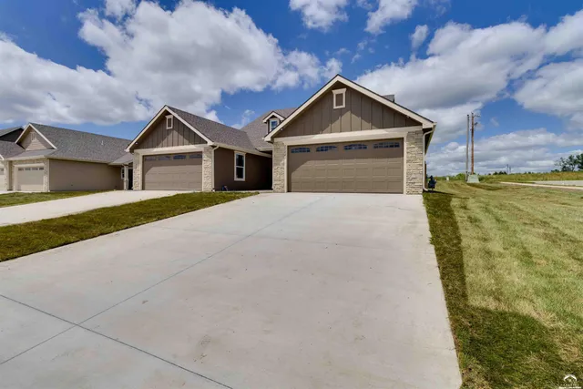 $299,900 | 2722 Chasehire Drive, Lawrence, KS 66046