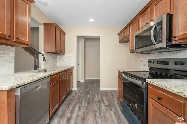 $299,900 | 2722 Chasehire Drive, Lawrence, KS 66046