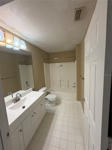 $1,690 | 5475 Vineland Road, Unit 8209, Orlando, FL 32811