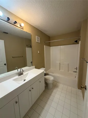 $1,690 | 5475 Vineland Road, Unit 8209, Orlando, FL 32811