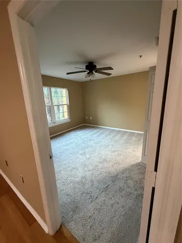 $1,690 | 5475 Vineland Road, Unit 8209, Orlando, FL 32811