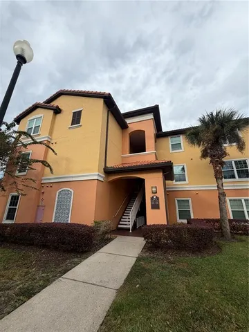 $1,690 | 5475 Vineland Road, Unit 8209, Orlando, FL 32811