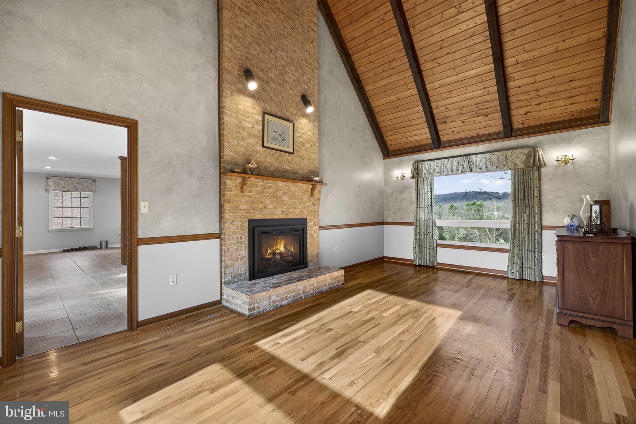 456 Marple Road Winchester, VA 22603 - Photo 18 of 84 Gorgeous family room w/ vaulted ceilings