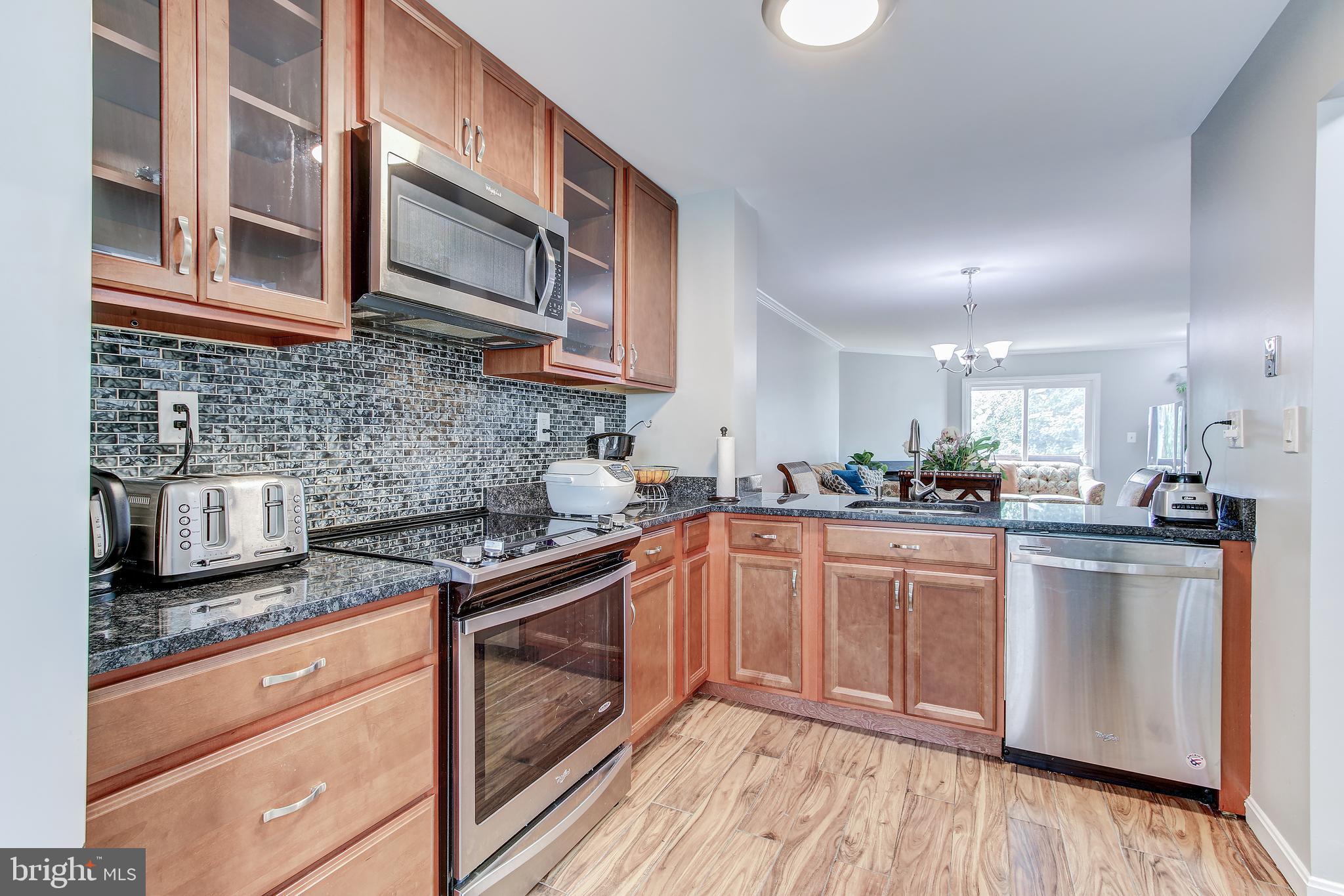 3938 9th Road South Arlington, VA 22204 - Photo 5 of 29 Gallery Image 5